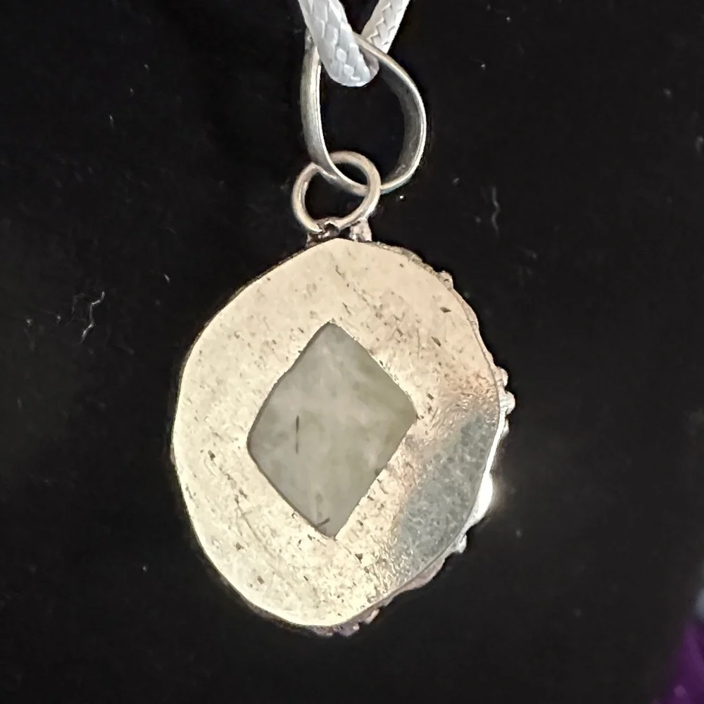 Elegant Natural Stone Pendant Necklace - Picture 4 of 11